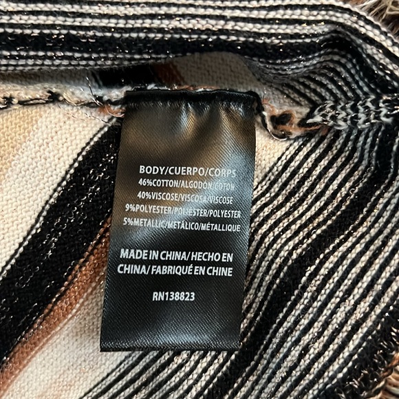 SHYANNE WOMEN'S ZIG ZAG FRINGE HALTER SWEATER TANK - Picture 8 of 9